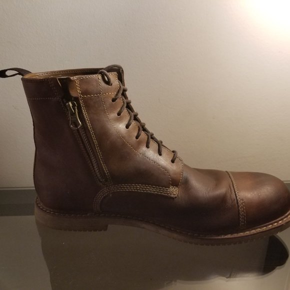 timberland boots size nine with a zipper main image 6